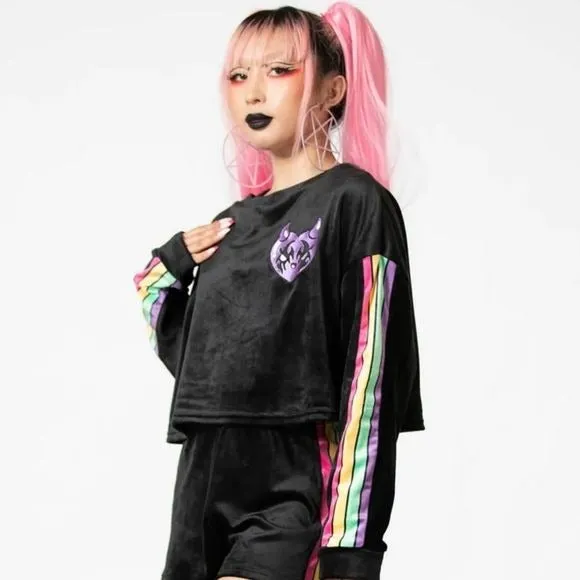 Mellow Velour Sweatshirt | Black Cropped Fit Embroidered Patch on Front